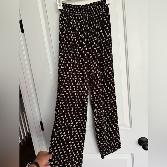 Amuse Society sunset stroll smocked pant size XS - Picture 4 of 5